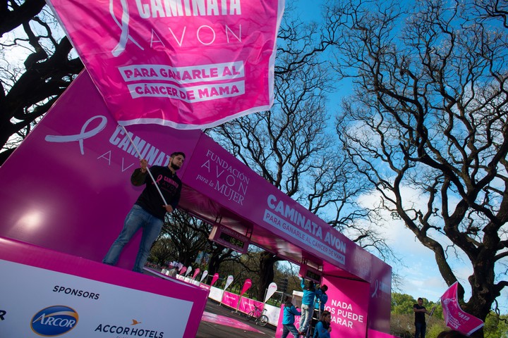 Caminata en favor de la lucha contra el cáncer de mama en Palermo