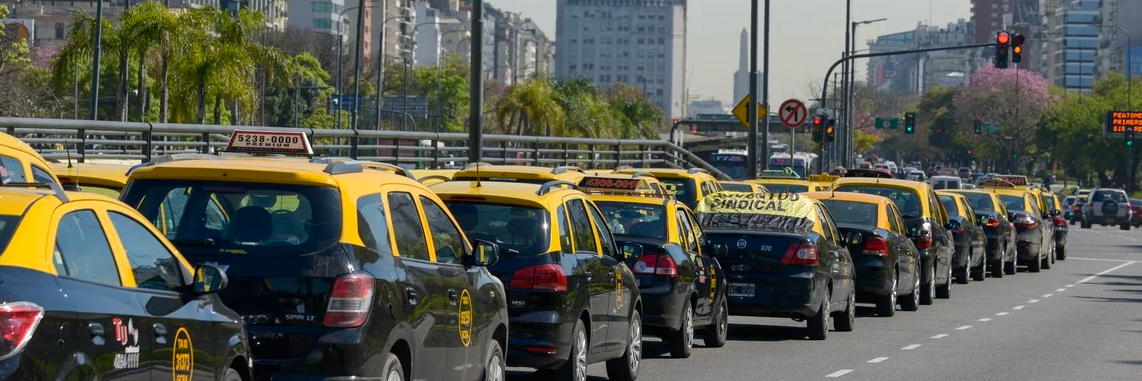 Protesta de taxistas en la ciudad contra las Apps ilegales