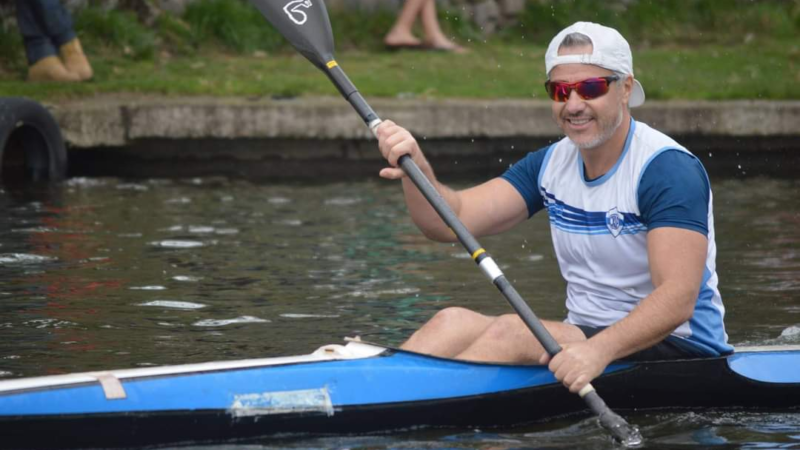 Campeonato provincial de Canotaje en el lago de Tandil