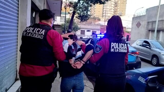 Tres detenidos por violento robo en parque chacabuco