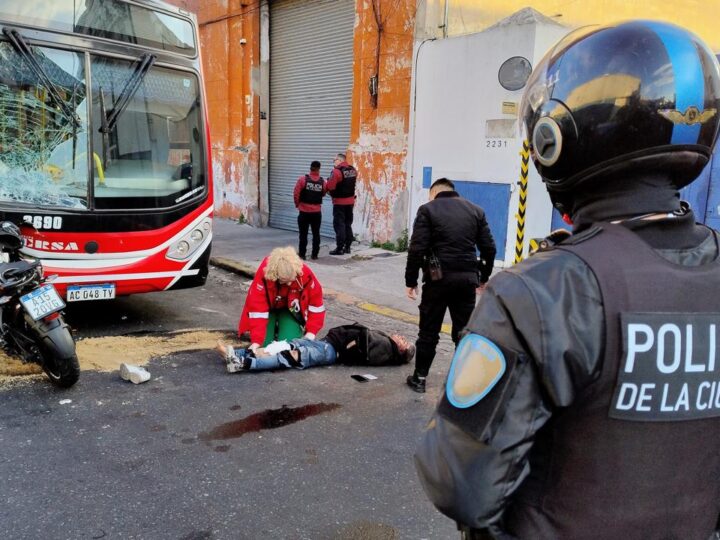 Policía de la Ciudad captura a motochorros en Barracas