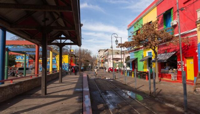 El paseo Caminito se renueva con obras de iluminación y peatonalización